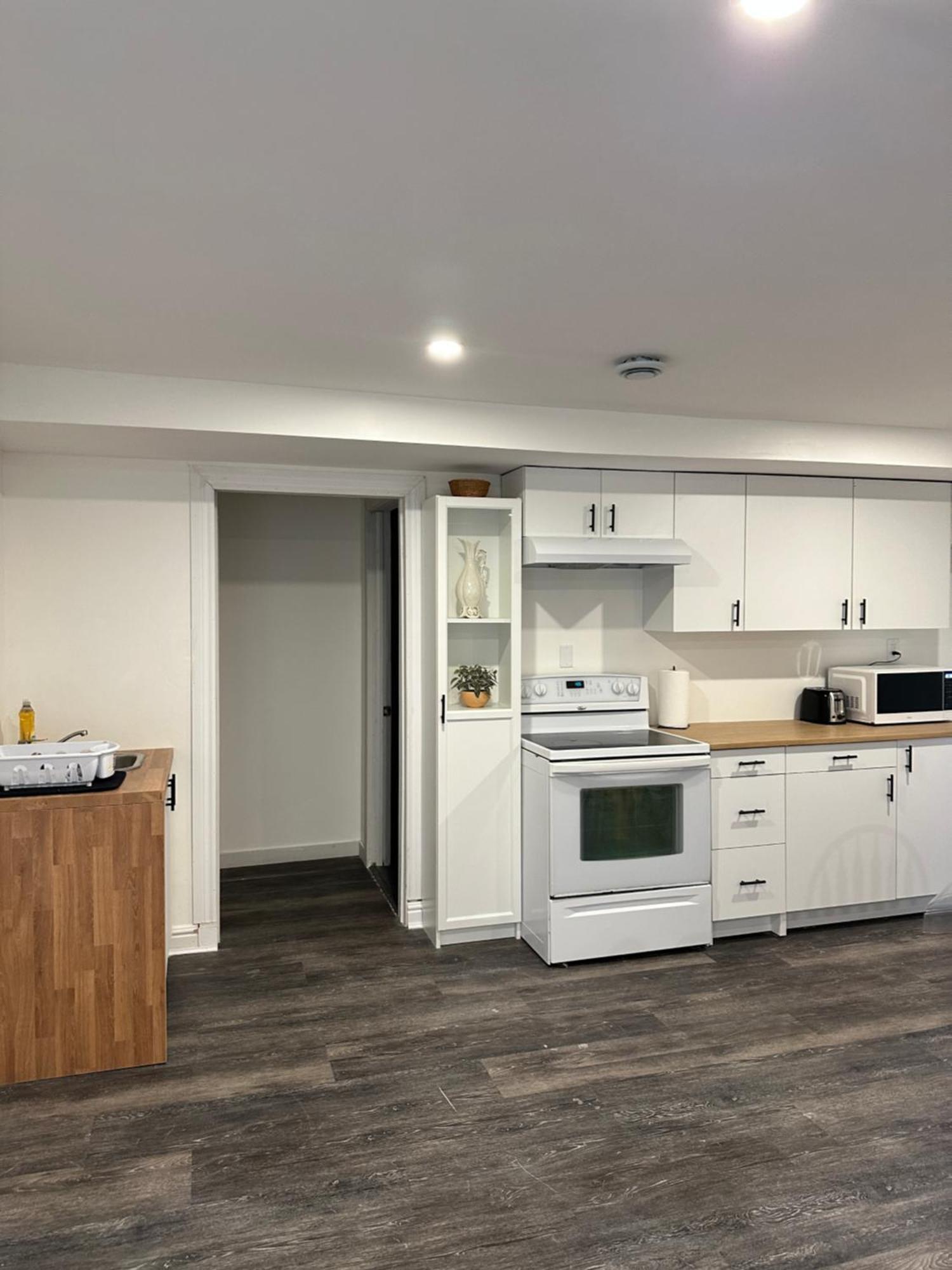 Central Halifax One Bedroom Apartment In Clayton Park Exterior photo